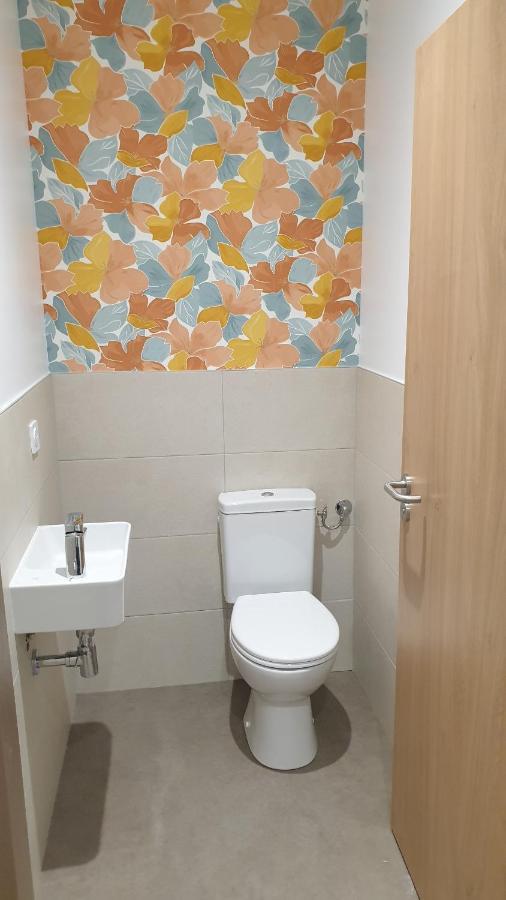 Bloom Hostel Bar & Garden 波尔多 外观 照片
