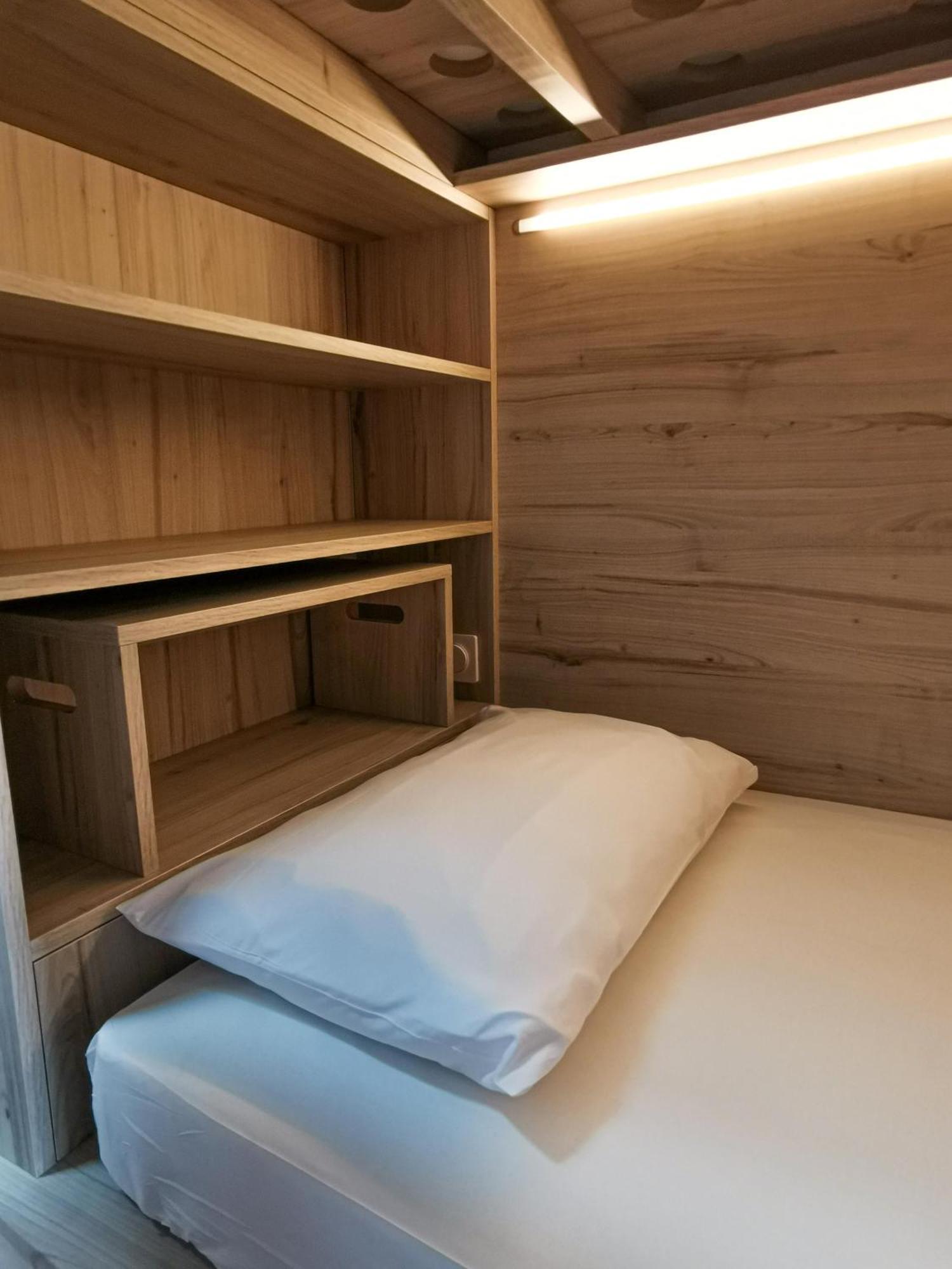 Bloom Hostel Bar & Garden 波尔多 外观 照片