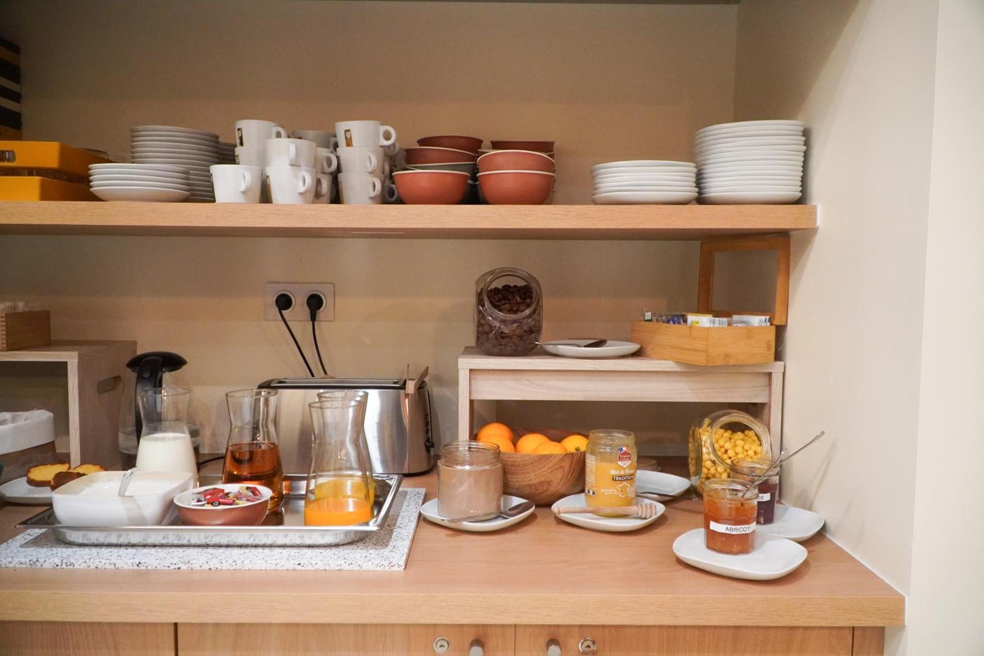 Bloom Hostel Bar & Garden 波尔多 外观 照片