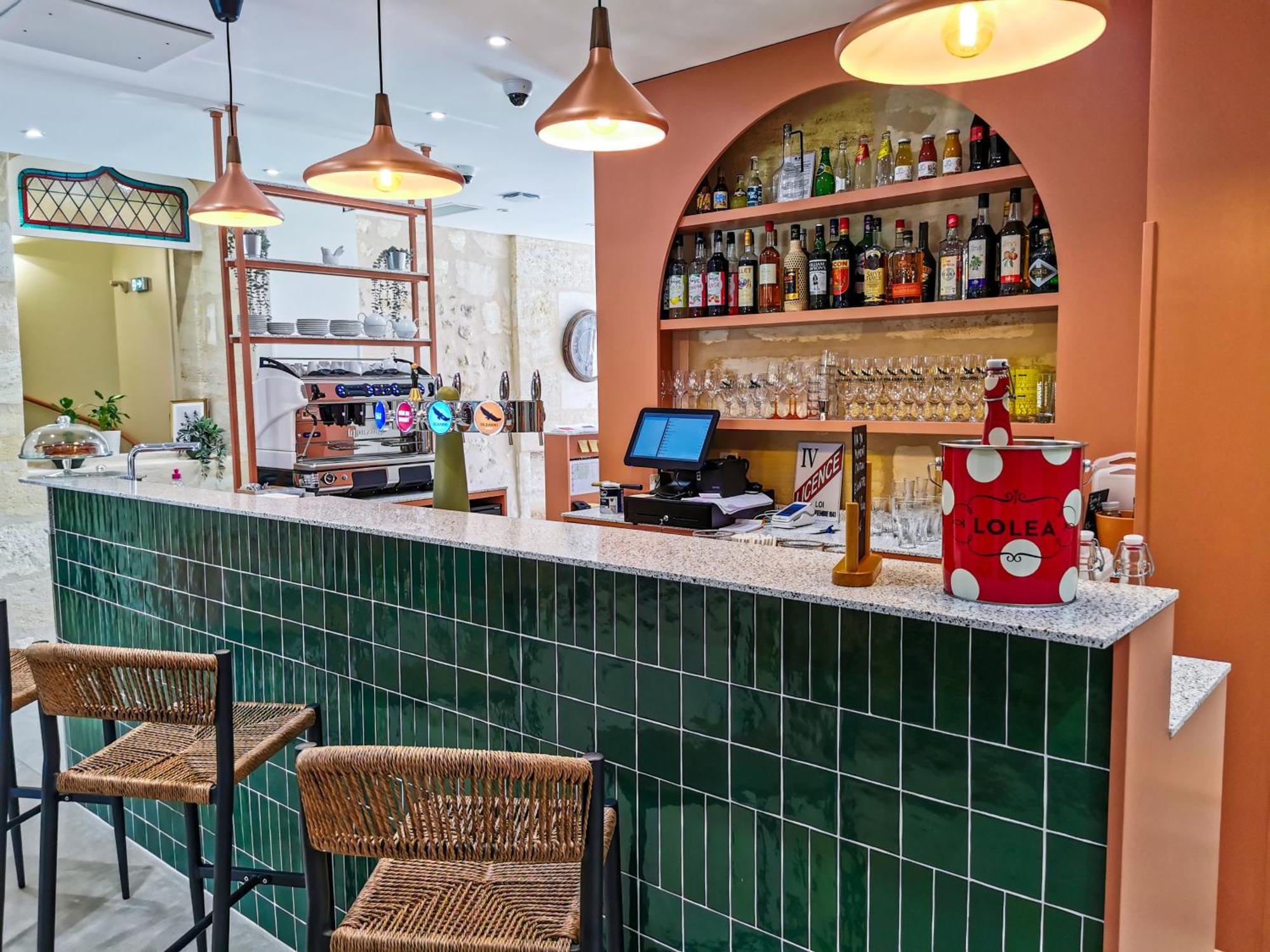 Bloom Hostel Bar & Garden 波尔多 外观 照片
