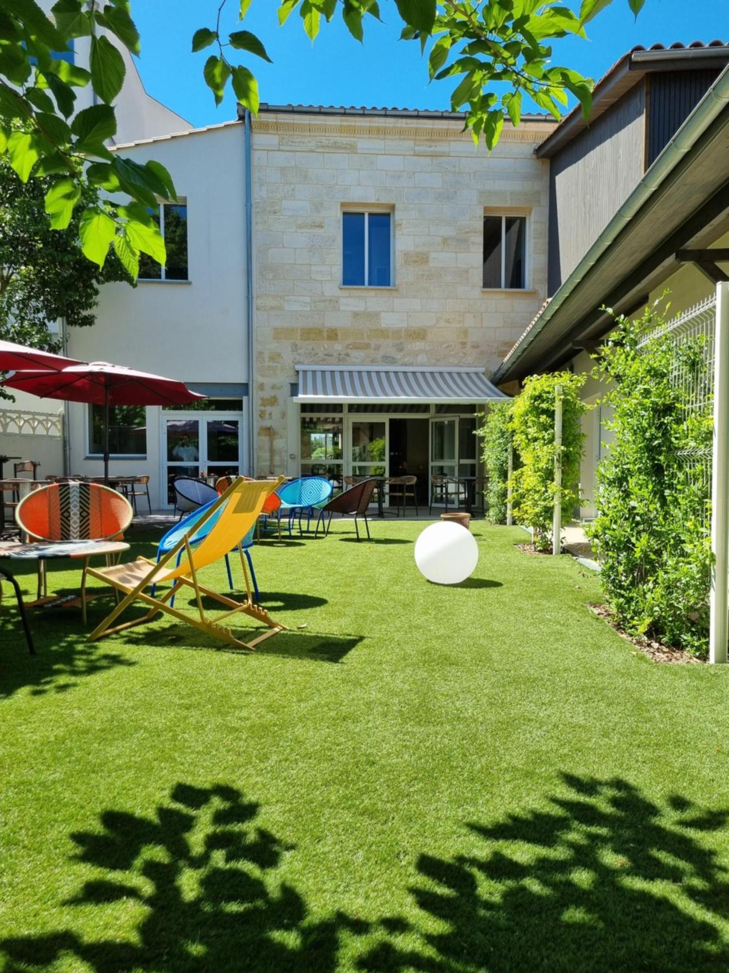 Bloom Hostel Bar & Garden 波尔多 外观 照片