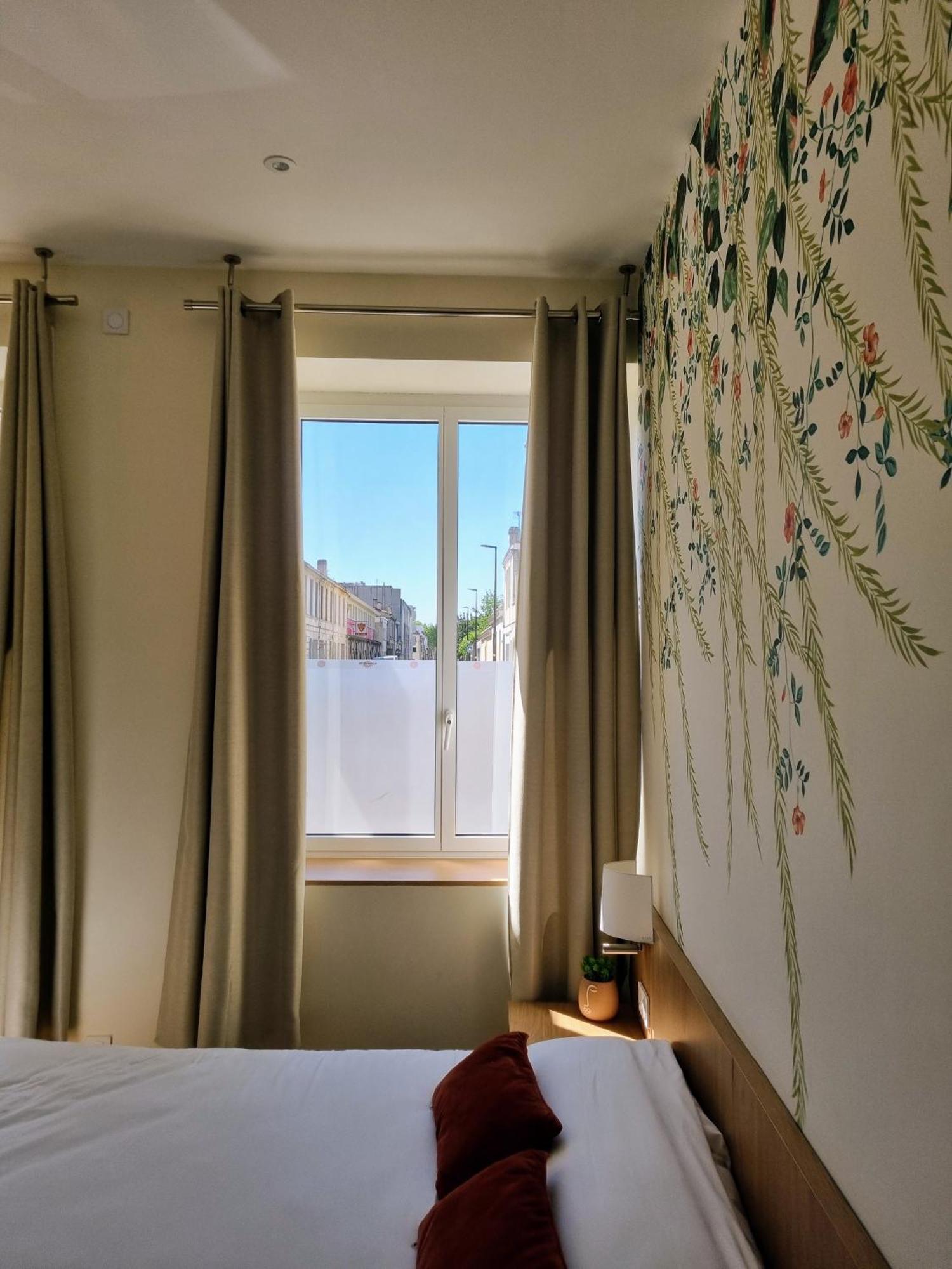 Bloom Hostel Bar & Garden 波尔多 外观 照片